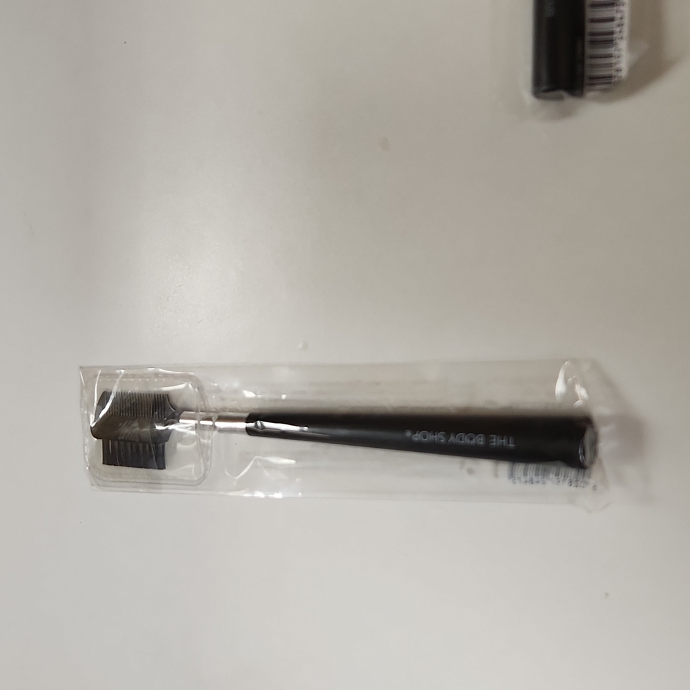 The Body Shop Brow & Lash Comb